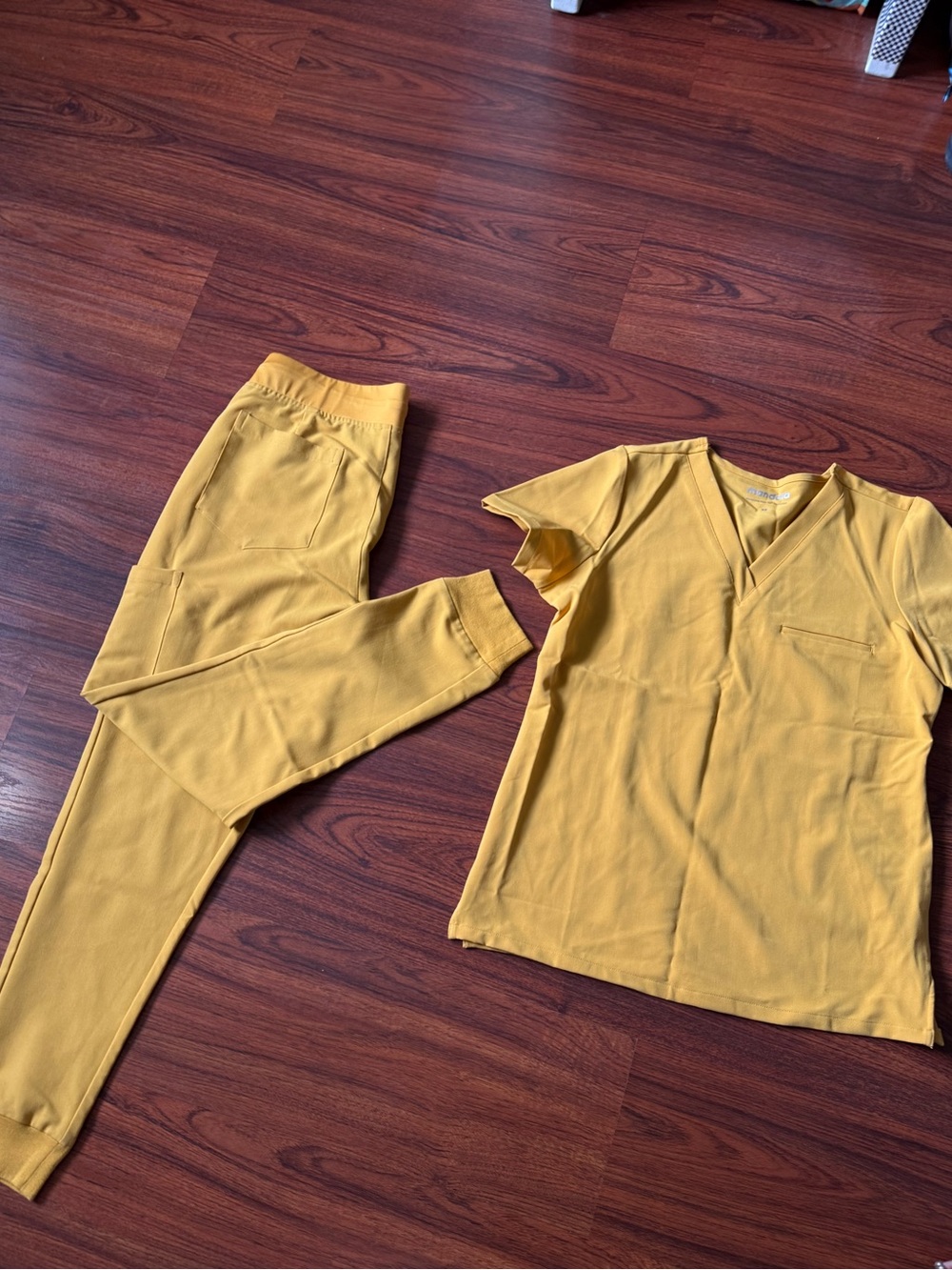 Mandala yellow scrub set